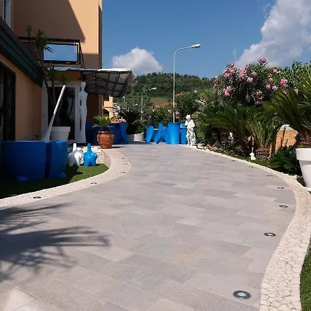 Hotel Paradiso 3*